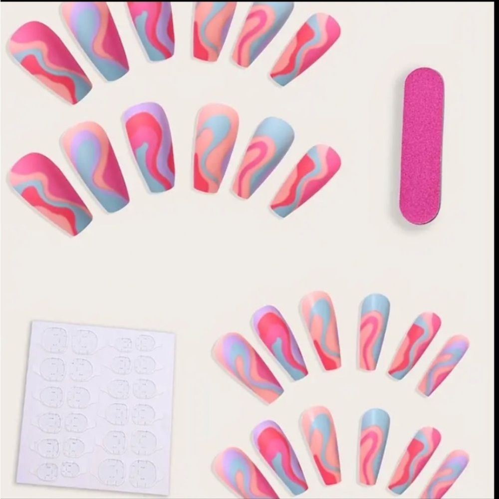 NEW💘 SET of press on nails✨ - Picture 2 of 2